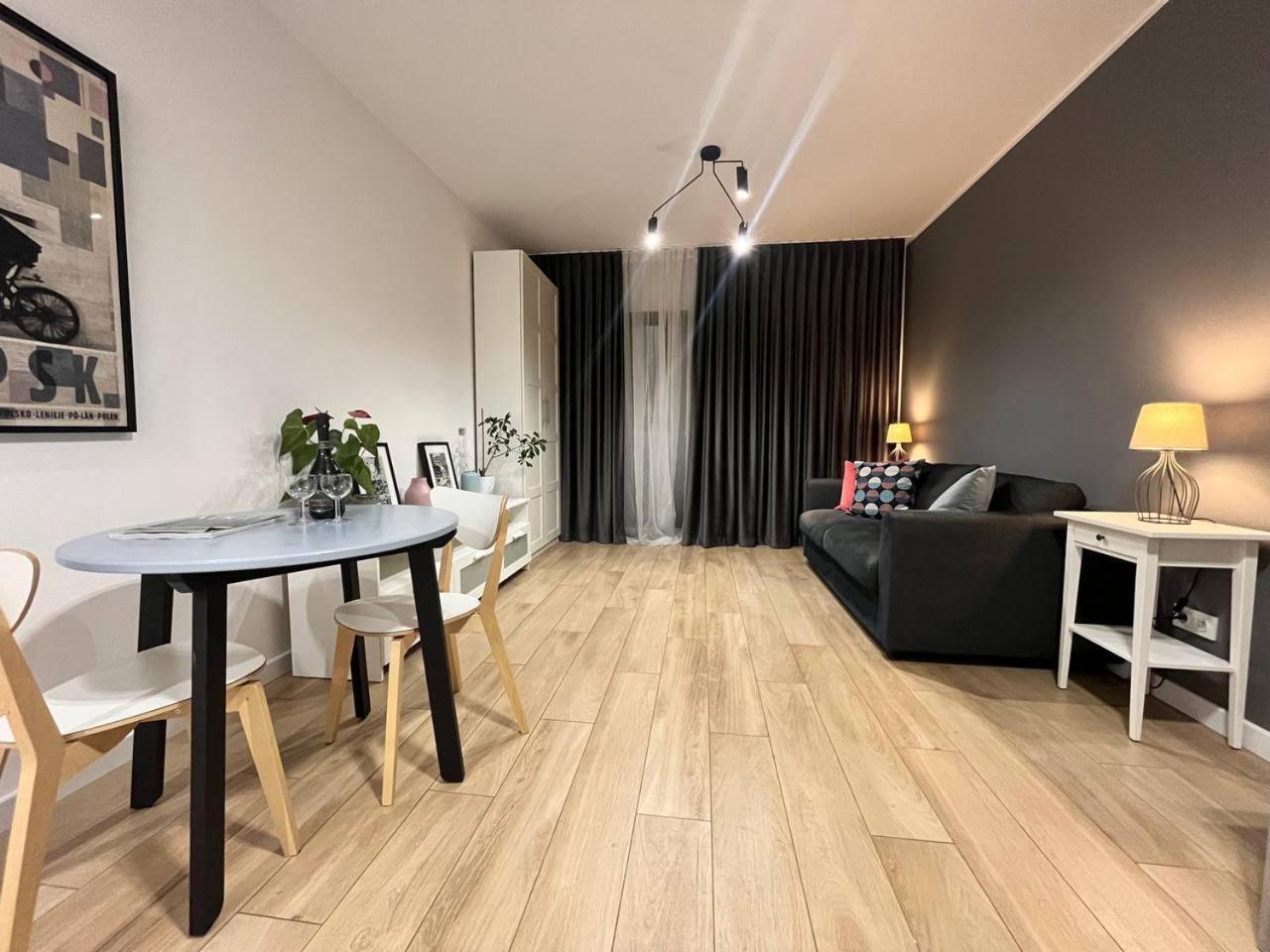 Appartamento Angel Dreams By The River Walonska 15&19 Od Wroapart-pl